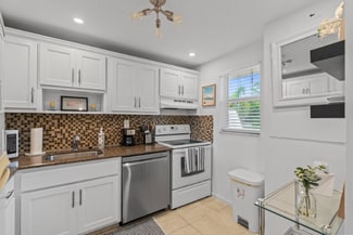 750 NE Spanish River Blvd, Boca Raton, FL 33431