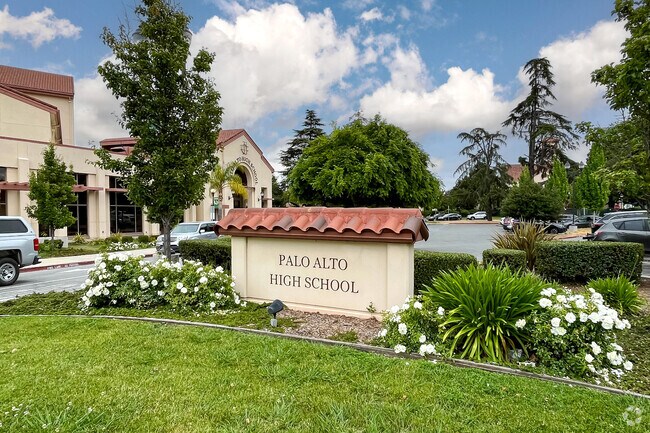 Kids can enroll in the design, visual and media arts career pathway at Palo Alto High School.