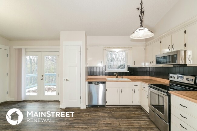 2557 Tricia Ln, High Ridge, MO 63049 - photo 5