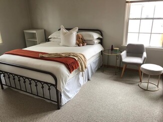 19144 Calvert St, Los Angeles, CA 91335