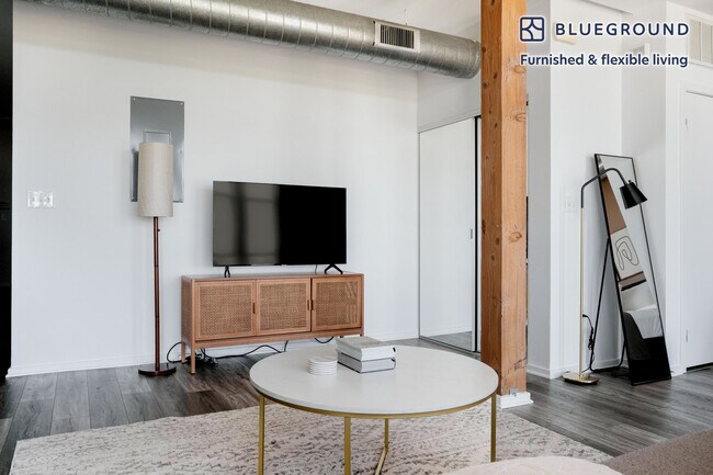 4133 Redwood Ave unit FL3-ID1081, Los Angeles, CA 90066 - photo 3