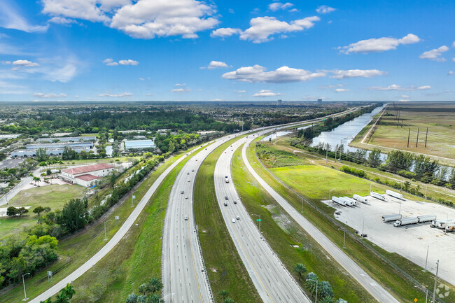 Sawgrass Expressway runs through The Mainlands of Tamarac Lakes, and Tamarac, FL.