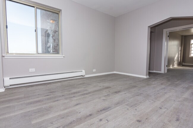 Jeffery Cyril Apartments, Chicago, IL 60649 - photo 6