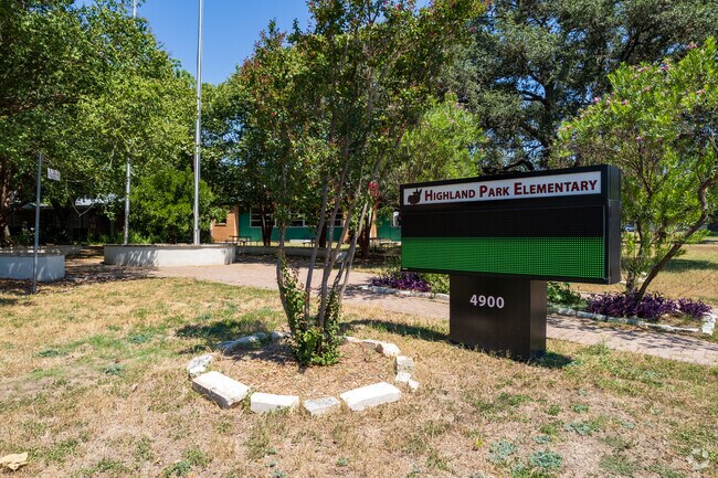 Highland Park Elementary School in Austin, TX - Homes.com