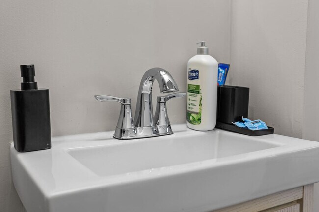 1800 W Bethune St unit ID1228665P, Detroit, MI 48206 - photo 4