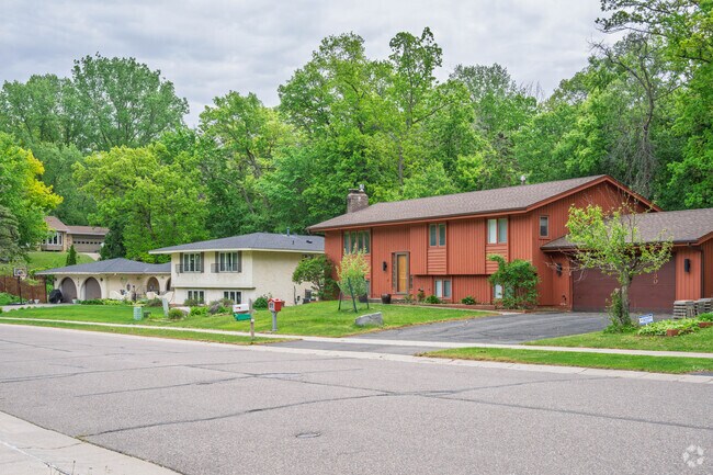 Housing in the Palomino Hills neighborhood falls within the median price range for the area.