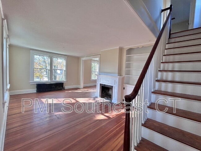 142 Old Norwich Rd, Quaker Hill, CT 06375 - photo 4