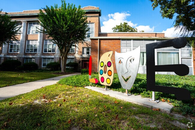 Creative students in Wythe can apply to attend Armstrong School of the Arts.