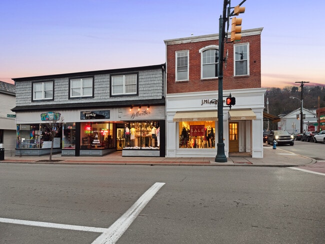Just 2 miles from home—Sewickley awaits! Explore charming boutiques, savor delicious dining, and indulge in sweet treats! Schedule a visit.