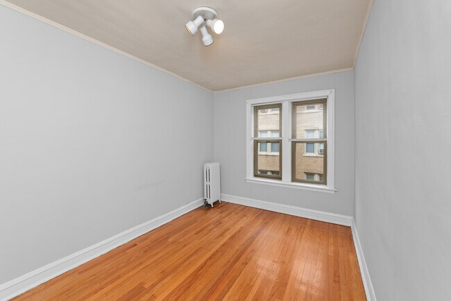4225 N Paulina St unit 4227-E1, Chicago, IL 60613 - photo 5