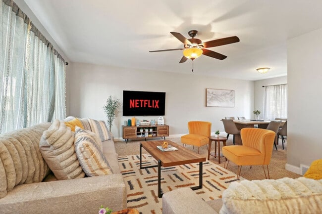 207 N Beverly St unit ID1366962P, Wheaton, IL 60187 - photo 2