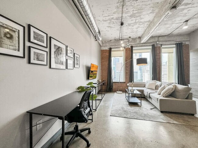 555 Evergreen St unit ID1055830P, Dallas, TX 75201 - photo 4