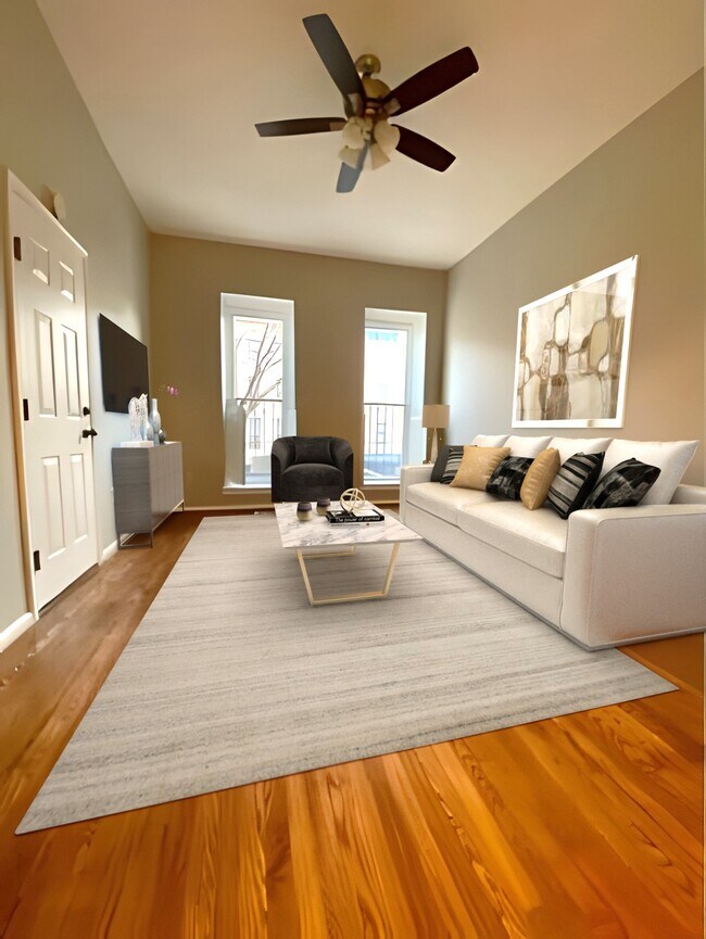 LIGHT-FILLED LIVING SPACE