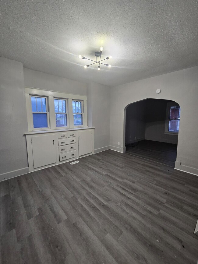 2358 Putnam St unit 1 Lower, Toledo, OH 43620 - photo 3