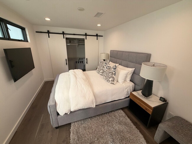 116 W Channel Islands Blvd, Oxnard, CA 93035 - photo 6