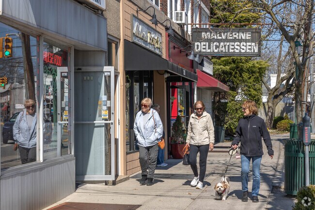 Malverne’s walkable downtown offers local shops and dining in a charming village setting.