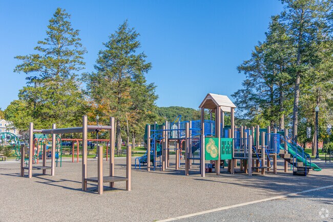 Families can enjoy the nearby Elm Park Playground on Salisbury Street.