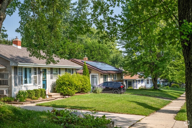 Single-story ranch houses are most commonly seen in Sherman Village.