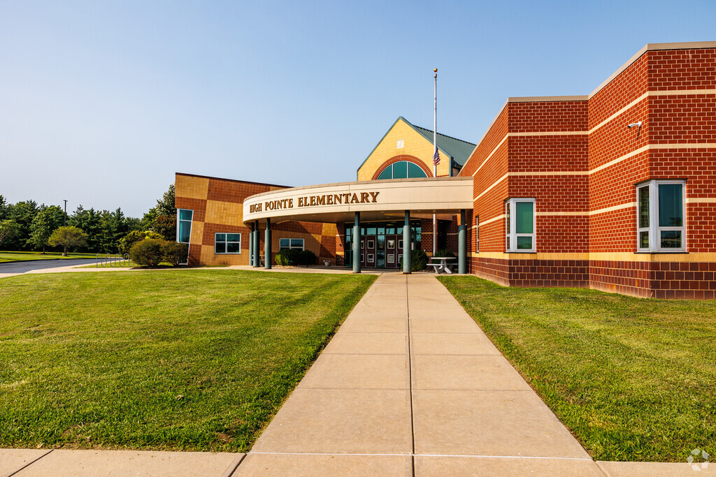 Students at High Pointe Elementary School go on to attend Summit Intermediate School.