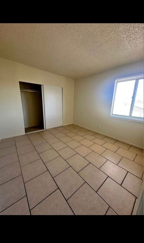 38101 11th St E, Palmdale, CA 93550