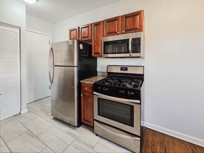 3730 N Sheffield Ave unit 3708-407, Chicago, IL 60613 - photo 6