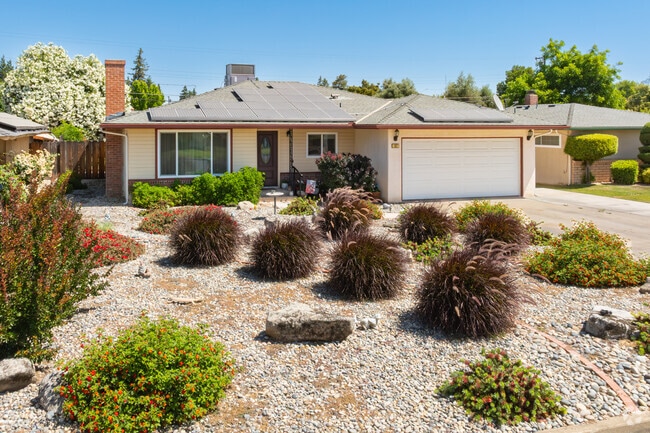 Many of the ranch style homes in West Madera have added solar panels and enjoy drought-tolerant yards.