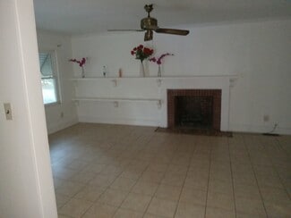 443 Mulberry St, Hudson, NC 28638