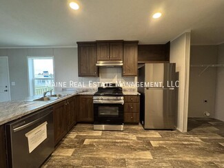 187 F St, Pittsfield, ME 04967