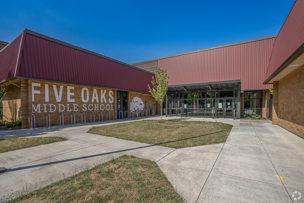Five Oaks Middle School entrance in Beaverton, Oregon.