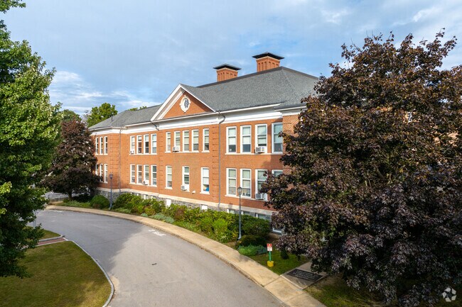 Deep River Elementary serves students grades K through 5.