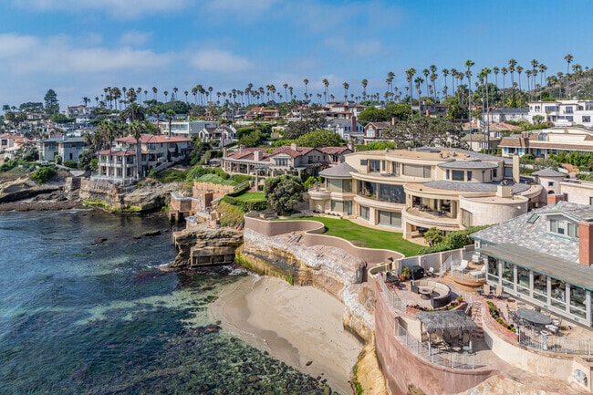 Seaside Villas are a standout residential feature in Lower Hermosa.