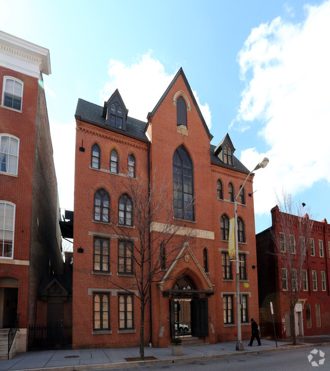 125 W Saratoga St, Baltimore, MD 21201