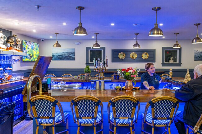 The Dive nods to deep‑sea divers with nautical décor on Route 28.