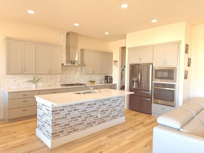 1832 Indian Apple Way, Leander, TX 78641 - photo 4