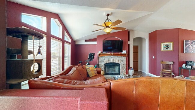 4826 Hidden Glen Dr, Alpine, CA 91901 - photo 2