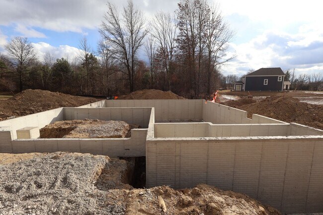 549 Alicia Kelton Dr, Delaware, OH 43015 - photo 2