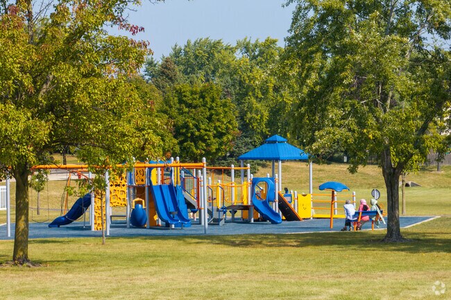 Veterans Park has a full sized playground to enjoy a day out.