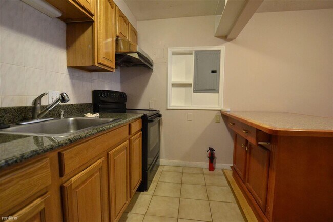 11 Commonwealth Ct unit 6, Brighton, MA 02135 - photo 3