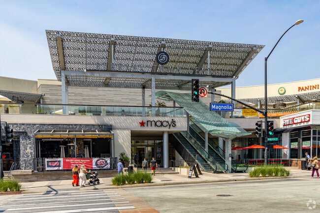 Enjoy shopping from some big name brands at Downtown Burbank.