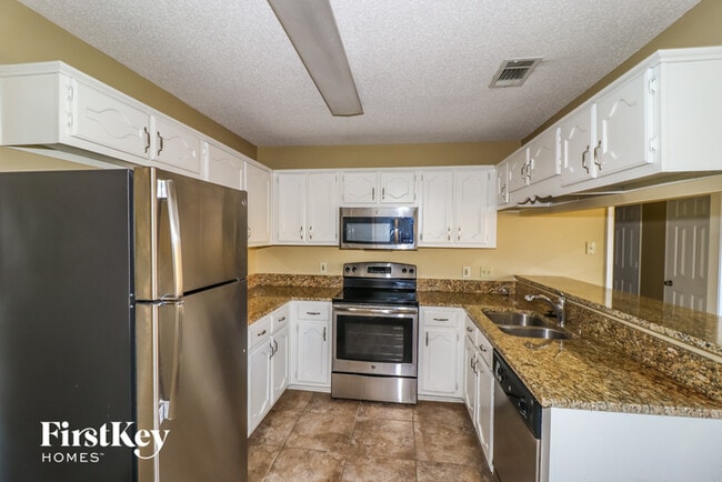 9793 Kingsridge Dr, Lakeland, TN 38002 - photo 7