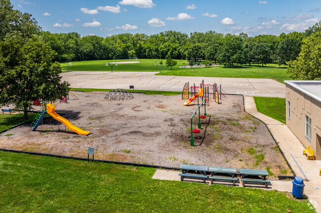 Deerfield Elementary School is a public school in Lawrence KS.