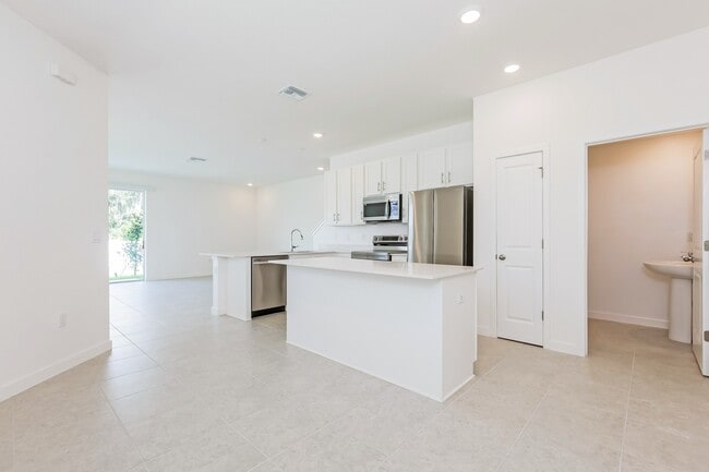 1477 Tristar Dr, Plant City, FL 33563 - photo 7