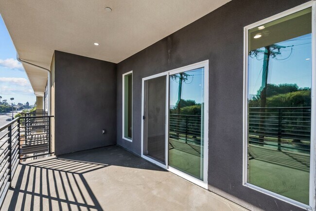 13853 Victory Blvd, Van Nuys, CA 91401 - photo 7