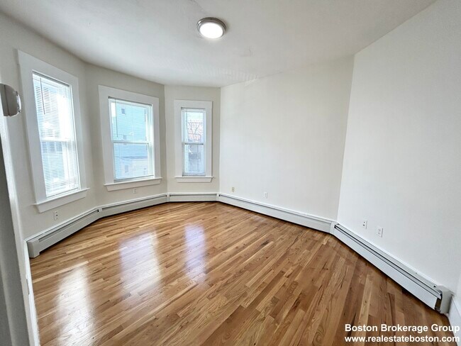 11 Elder St unit 1, Dorchester, MA 02125 - photo 3