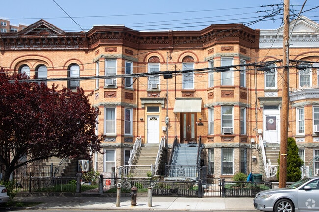 Neo-renaissance and Romanesque revival townhouse, Flatlands, with a Rich history