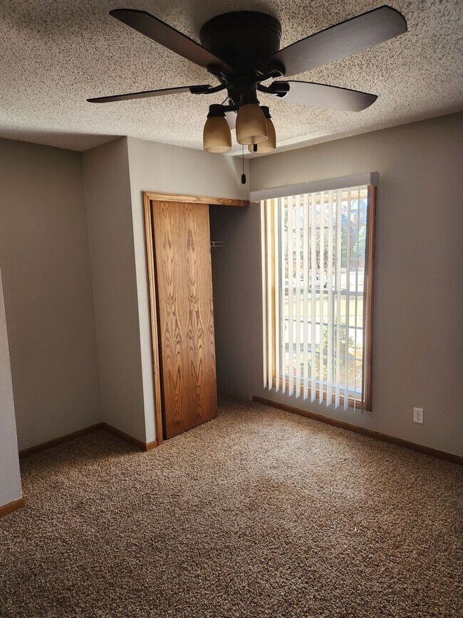 Pleasant Court, Des Moines, IA 50314 - photo 5