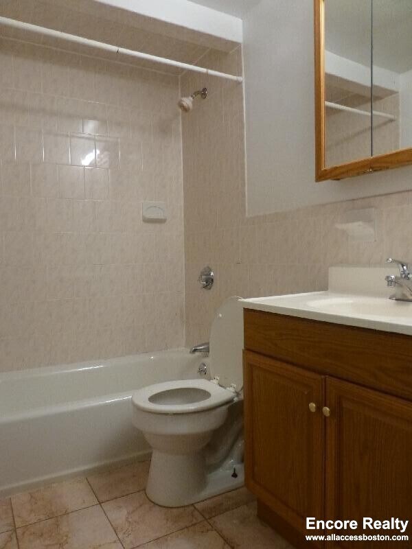 145 Endicott St, Boston, MA 02113 - photo 4