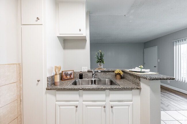 9301 Atlantic Ave, South Gate, CA 90280 - photo 2