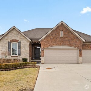 16885 Glenhurst Dr Unit 36901180, Macomb, MI 48044