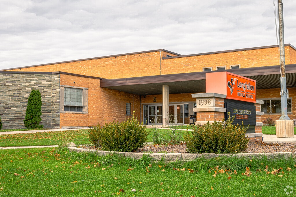 Longfellow Middle School provides education in the neighborhood of 
Wauwatosa.